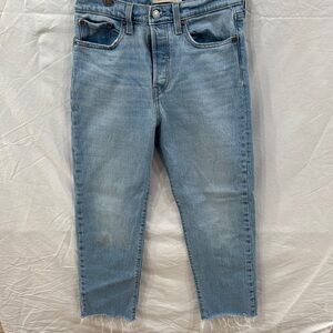 Levi’s Straight Leg medium wash wedgie cropped jeans